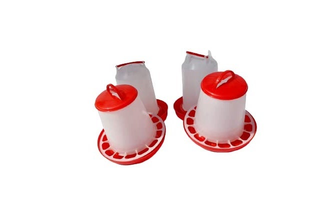 TMW مغذيات ومشروبات للدجاج، السمان وجميع الطيور الأخرى - مغذي 1.5 كجم = 2 قطعة ومشروب 1.5 لتر = 2 قطعة = 4 قطع - Image 3