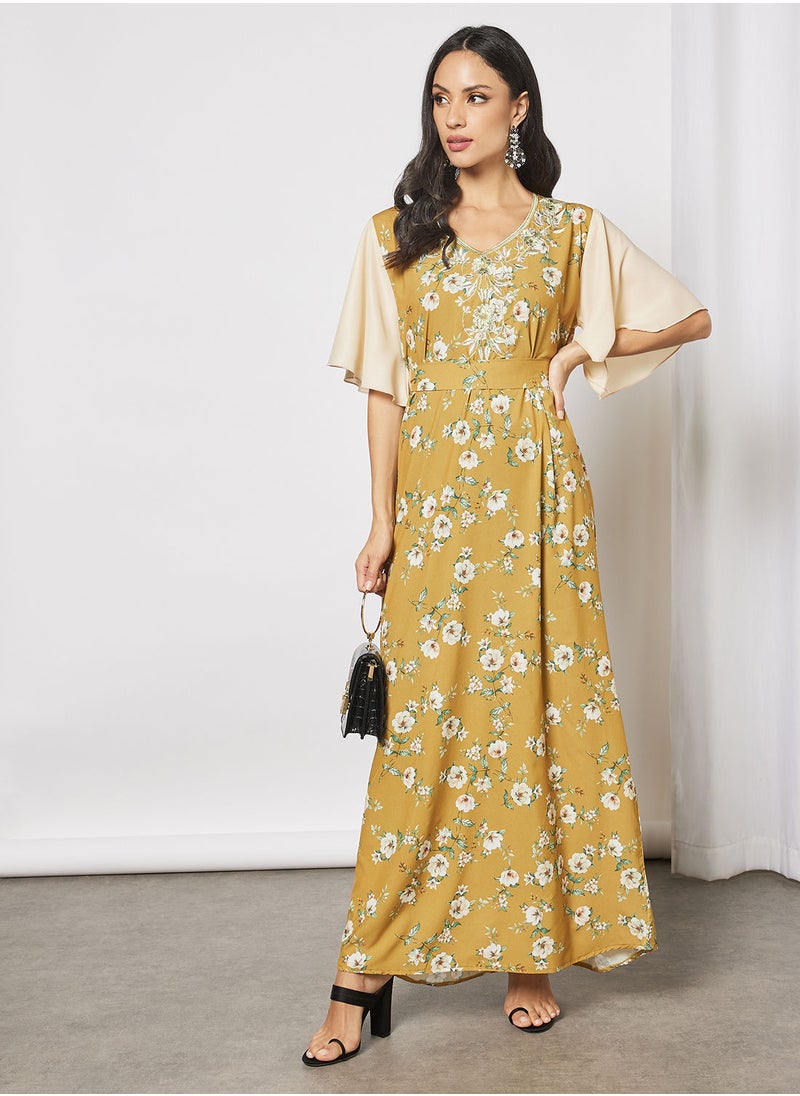 Hayat - Jalabiya With Light Floral Embroidery In Short Sleeves With Belt - Image 1
