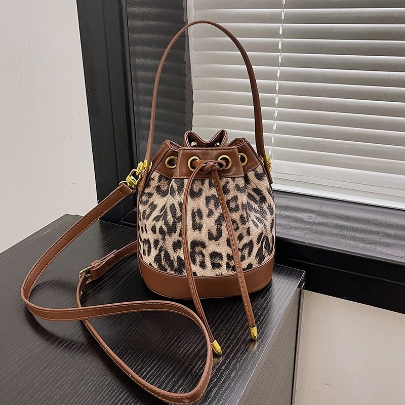 Leopard Print Handbag Korean Style Personalized Trendy Shoulder Bag Simple Crossbody Bucket Bag Bucket Type Lightweight - Image 3