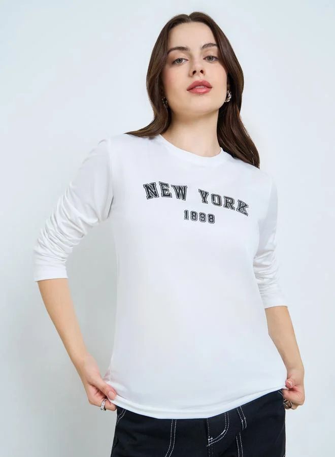 ستايلي تيشيرت بأكمام طويلة وطبعة جرافيك