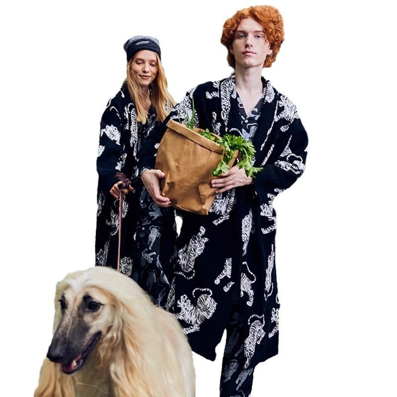 Light Luxury Nightgown for Women and Men Autumn and Winter French Half-side Velvet Woven Pajamas suit Thickened Warm Outer Wearing Home Clothes Black suit - Image 5