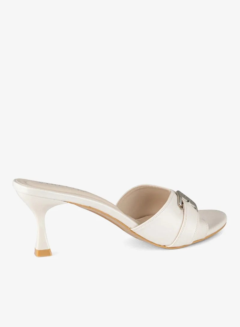 فينتشي صنادل نسائية بحزام واحد بكعب متوسط