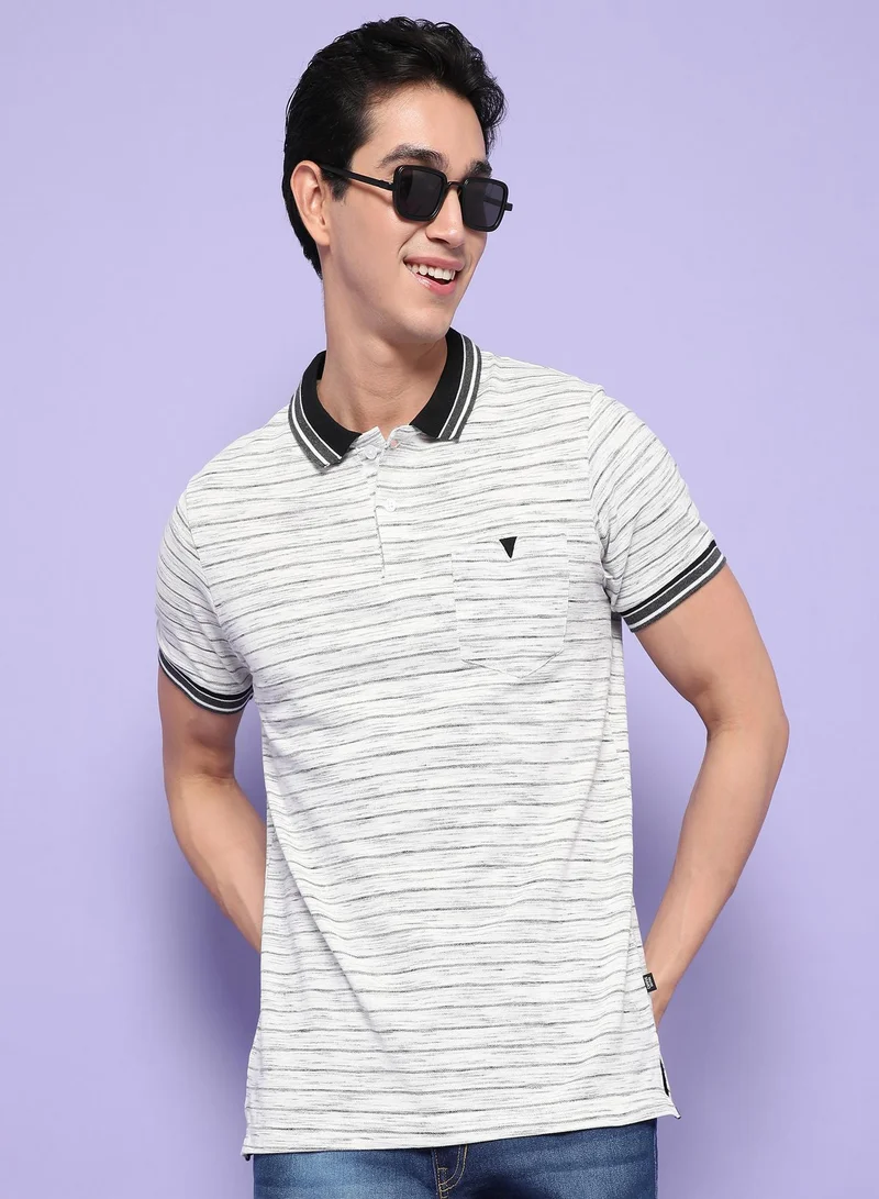 كامبوس سوترا تيشيرت بولو رجالي أبيض مخطط بأكمام قصيرة بقصة عادية للملابس الكاجوال