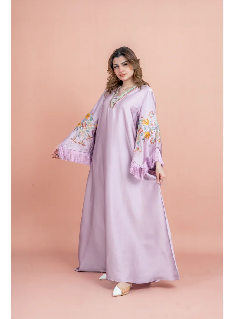 اكسا جلابية مطرزة بأكمام لامعة