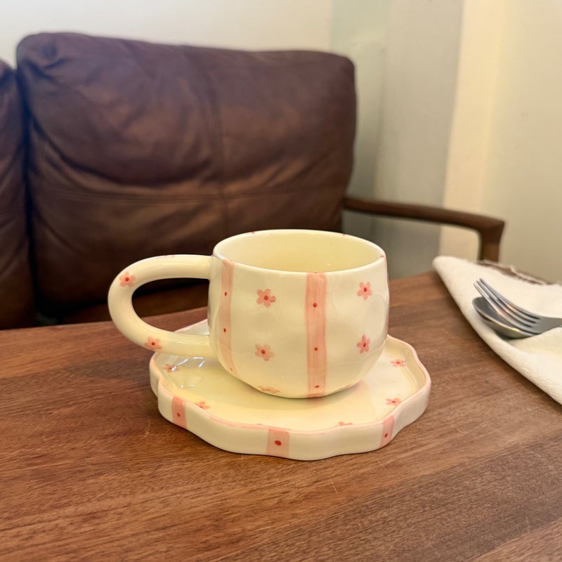 French Ins Retro Christmas Style Hand-Painted Ceramic Coffee Cup And Saucer, High-Looking Afternoon Tea Dessert Saucer - Image 1