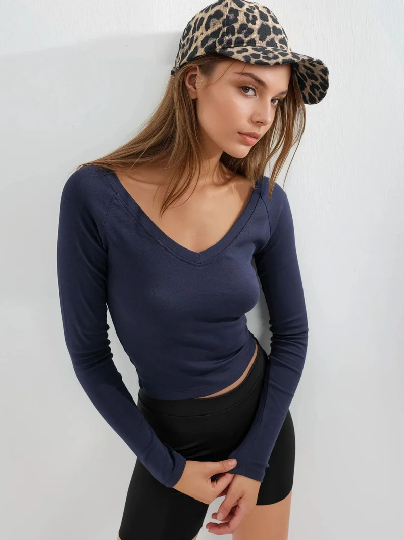 Busem BUSEM V-Neck Long Sleeve Fitted Blouse
