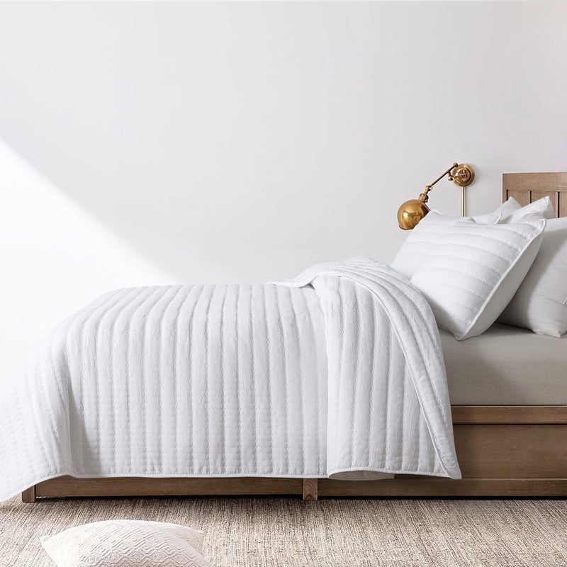 ROARINGWILD Oversized California Cal King Size Quilt Bedding Sets with Pillow Shams, White Lightweight Bedspread Coverlet, Quilted Blanket Thin Comforter Bed Cover for All Season, 3 Pieces, 118x106 inches - Image 3