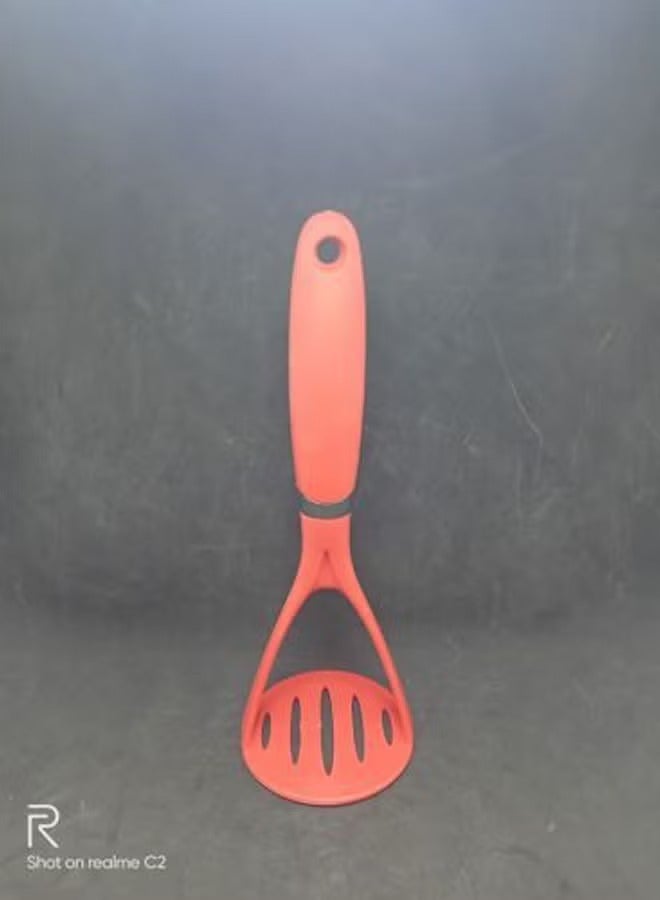 هراسة بطاطس وخضروات بمقبض سيليكون – ألوان متعددة - Image 3