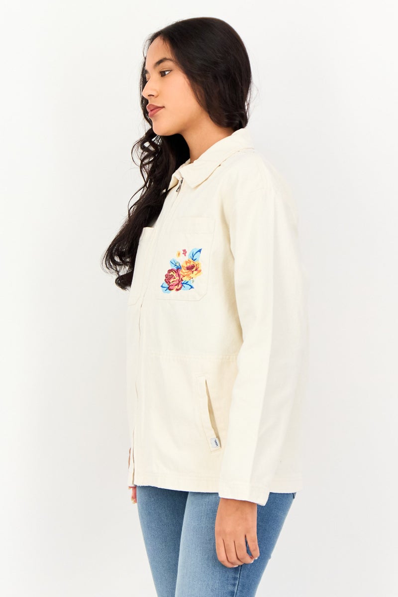 VANS جاكيت جينز نسائي بنمط زهور، كريمي - Image 2