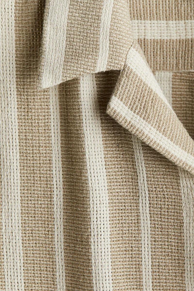 H&M Regular Fit Textured resort shirt