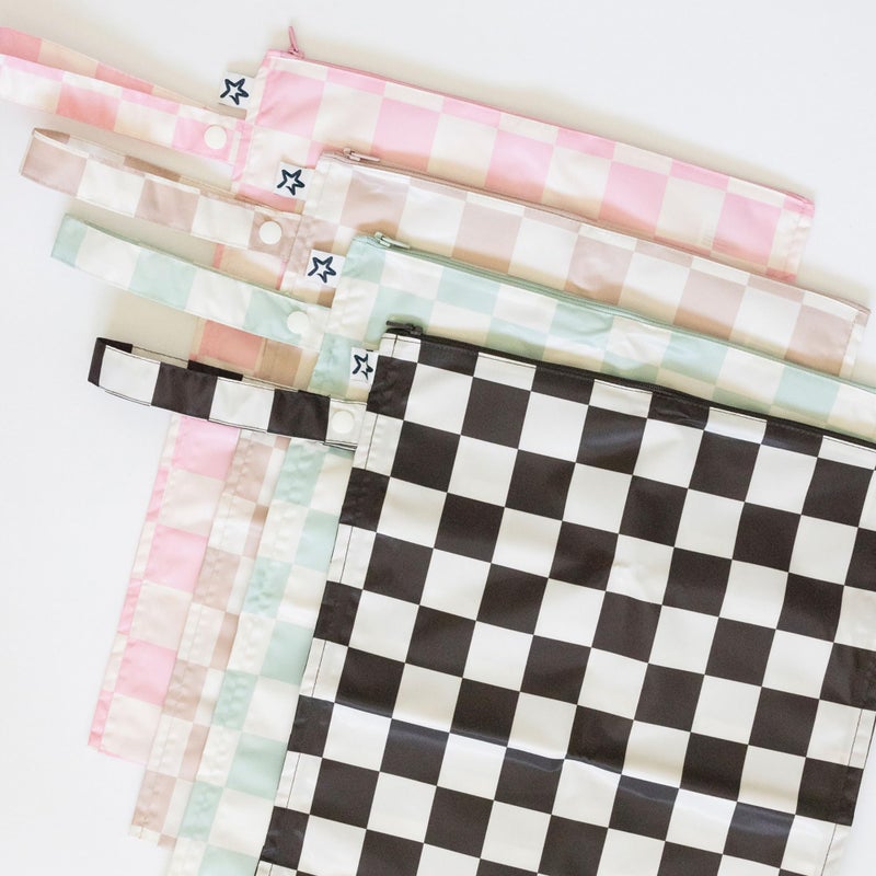 Tiny Twinkle Mess Proof Wet Bags | 2-Pack Reusable Waterproof Wet Bags for Swimsuits | Baby Clothes | Travel & Diaper Bag (Pink, Brown Checkers) - Image 5