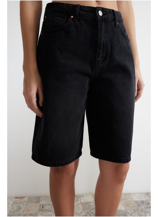 trendyol شورت جينز أسود بخصر مرتفع وبرمودا TWOSS24SR00007  - Image 4