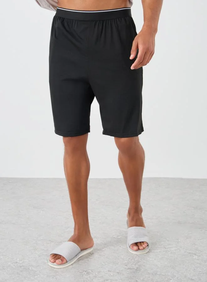 Styli Styli Men Contrast Striped Short Sleeve T-Shirt and Shorts Set