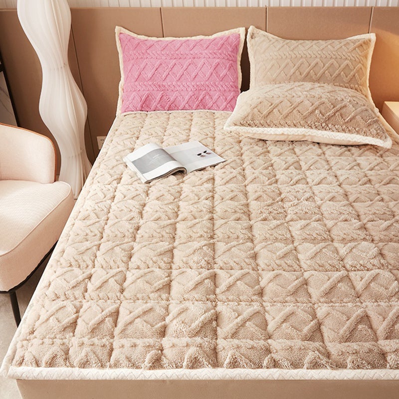 Sharpdo Winter Thickened Taffy Mattress 1.5*2 Meters Warm Antibacterial Blanket Student Dormitory Bed Protective Cover Non-slip Bedspread 2cm Thickness - Image 4