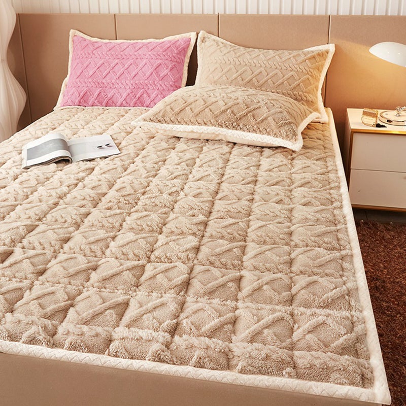 Sharpdo Winter Thickened Taffy Mattress 1.5*2 Meters Warm Antibacterial Blanket Student Dormitory Bed Protective Cover Non-slip Bedspread 2cm Thickness - Image 5