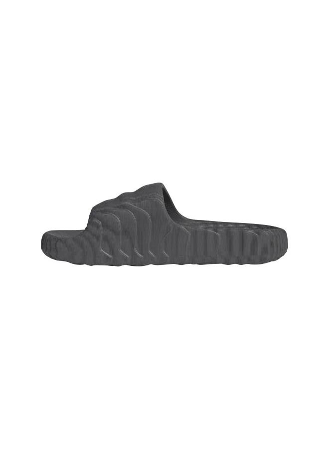 adidas أديليت 22 رمادي داكن سلايدرز للرجال