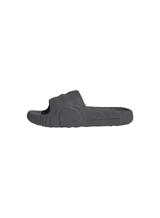 adidas أديليت 22 رمادي داكن سلايدرز للرجال