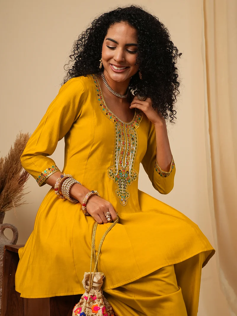 جلو باص Women Floral Yoke Design Peplum Top With Dhoti Pant