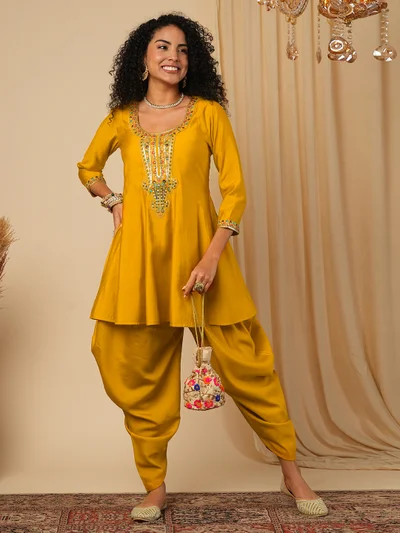 جلو باص Women Floral Yoke Design Peplum Top With Dhoti Pant