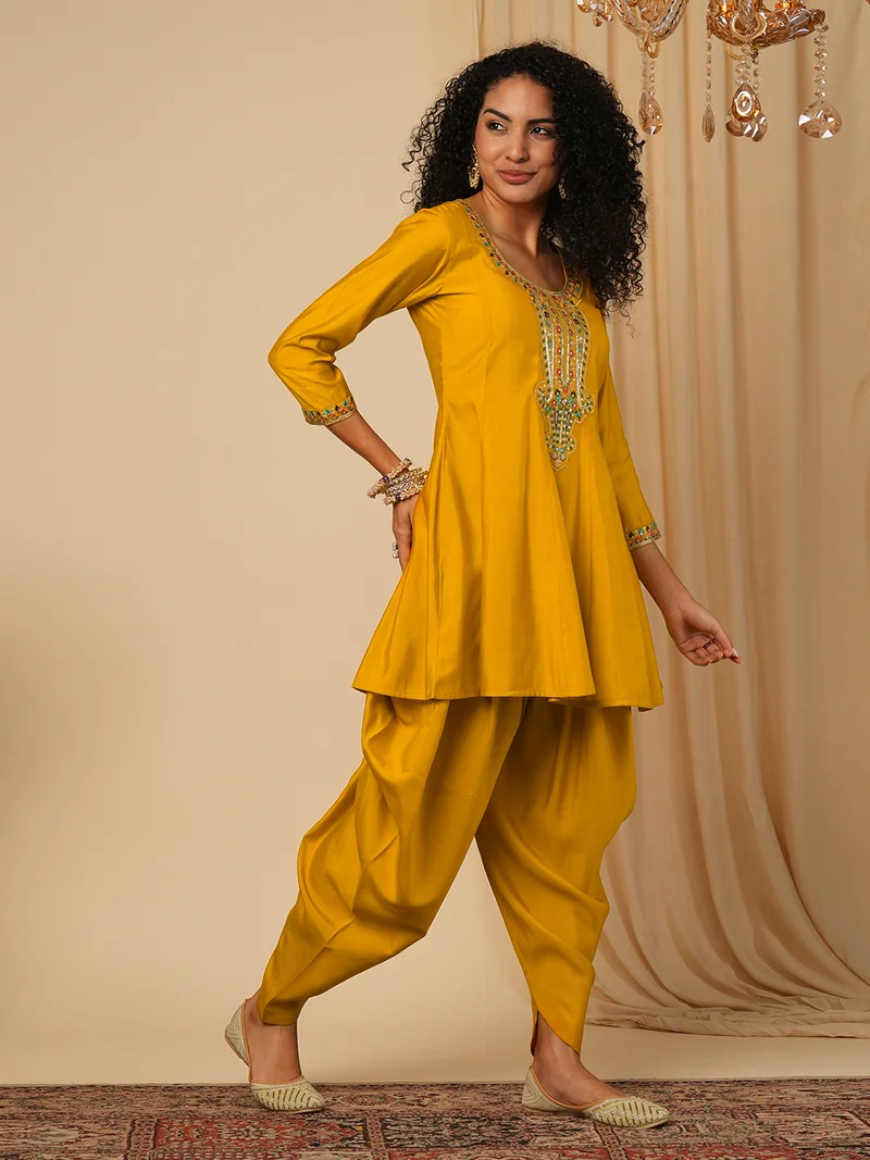 جلو باص Women Floral Yoke Design Peplum Top With Dhoti Pant