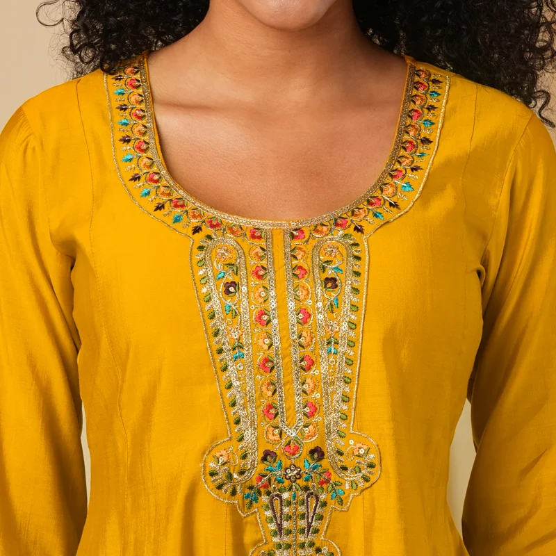 جلو باص Women Floral Yoke Design Peplum Top With Dhoti Pant