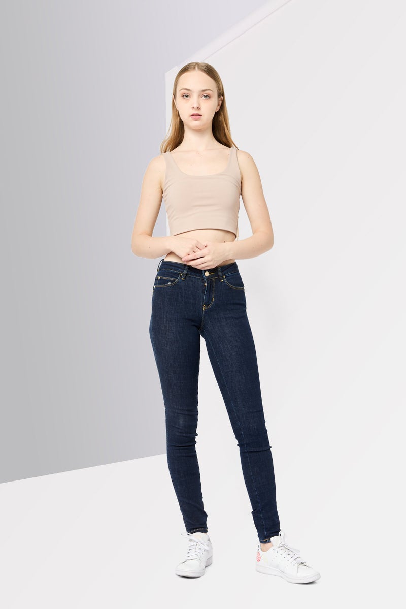 GUESS جينز دنيم ضيق للنساء، لون أزرق داكن - Image 2