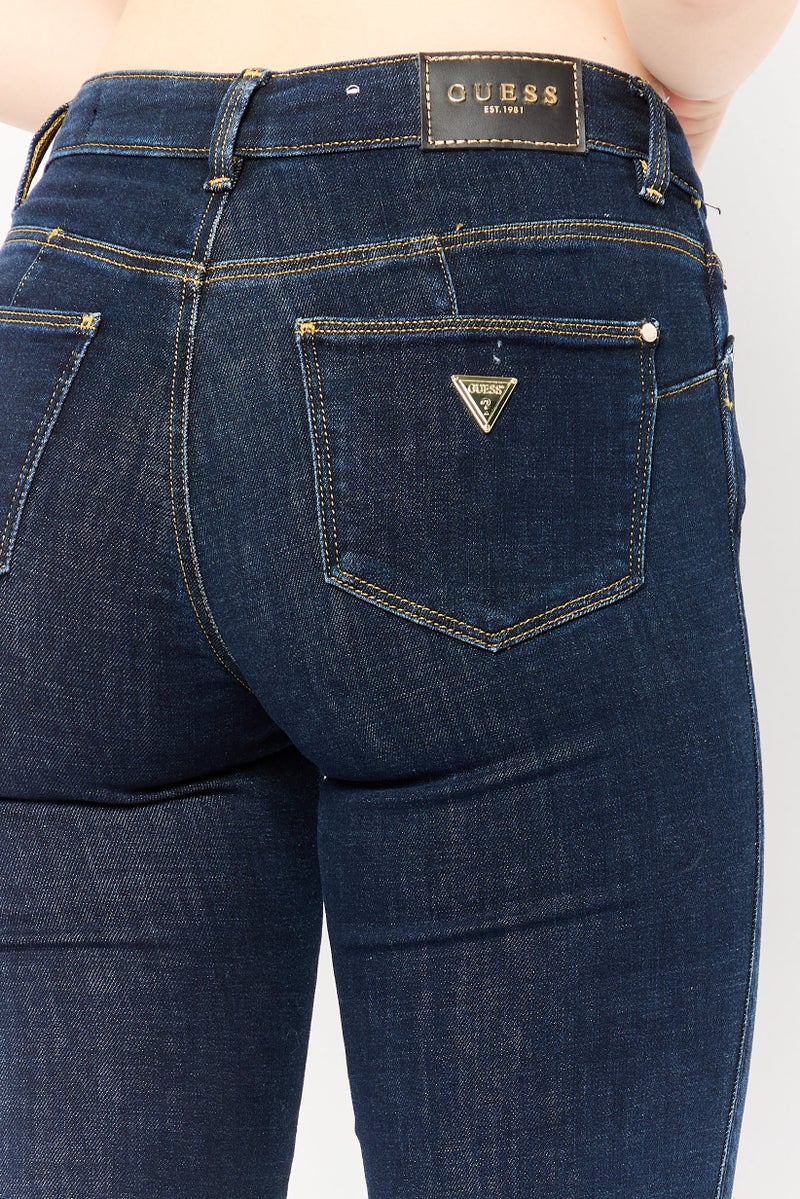 GUESS جينز دنيم ضيق للنساء، لون أزرق داكن - Image 3