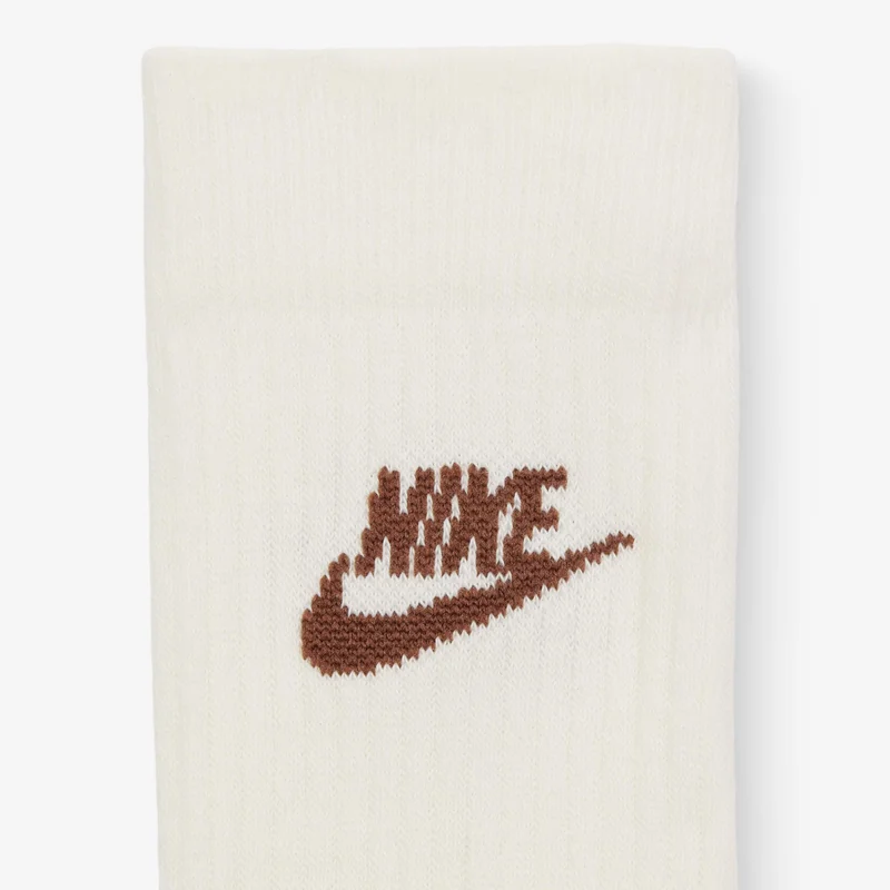 نايكي Sportswear Everyday Essential Crew Socks (3 Pairs)