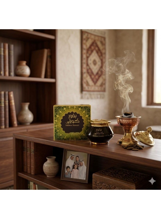 Luxury Gulf-style incense featuring a refined blend of white floral notes, patchouli, saffron, and sandalwood, enhanced with elegant oriental accents. Suitable for both men and women, with a long-lasting, stable fragrance. Ideal for both special occasions and everyday use. Net weight: 40 grams. - Image 2