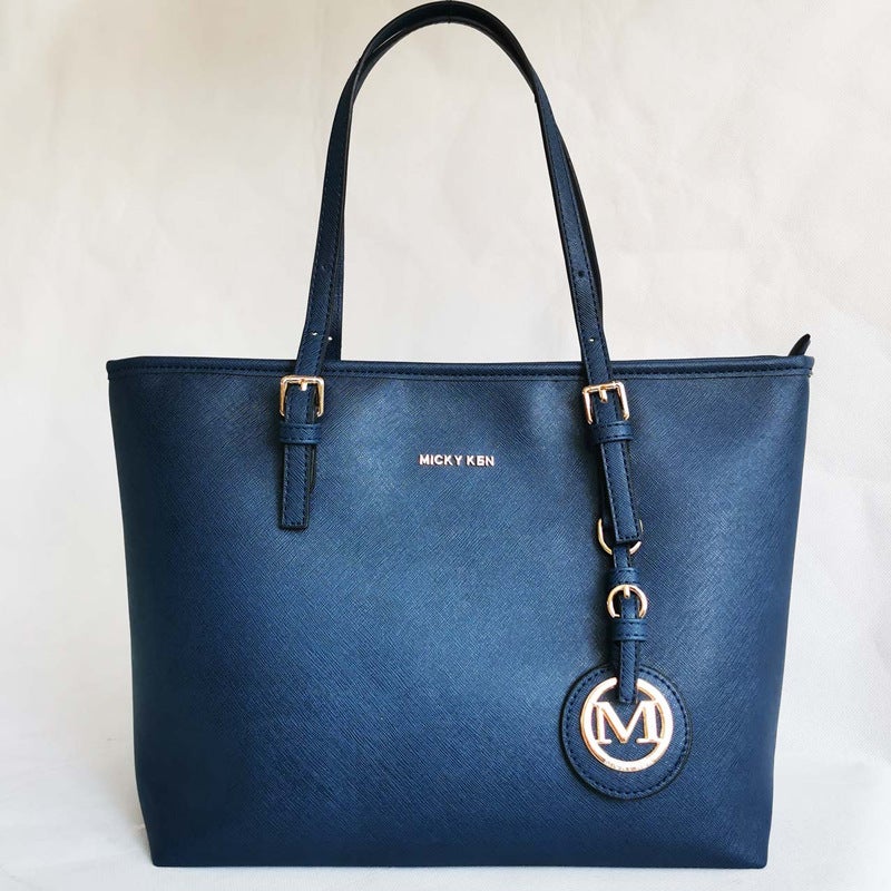 Factory wholesale new womens bag border explosion single shoulder handbag European and American fashion shopping bag cross pattern leather tide bag Dark Blue 