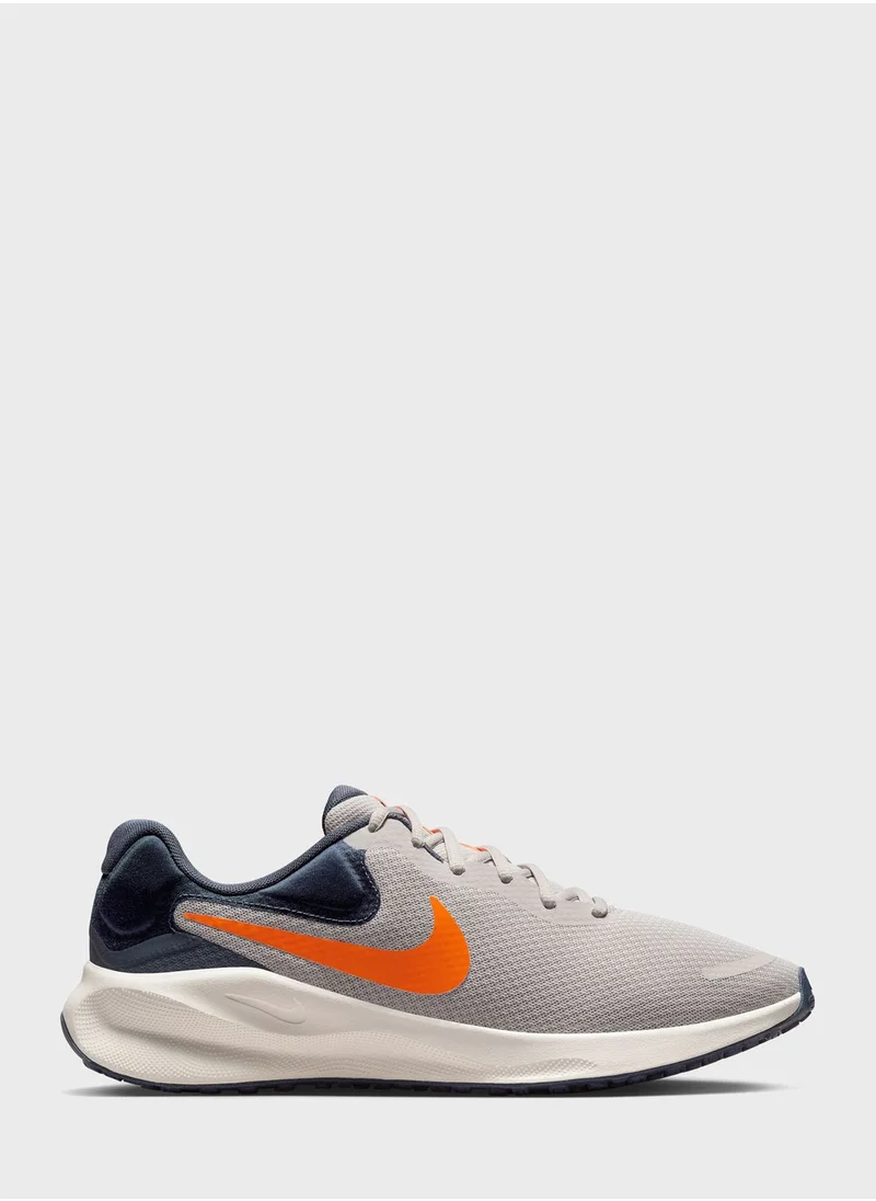 Nike Revolution 7