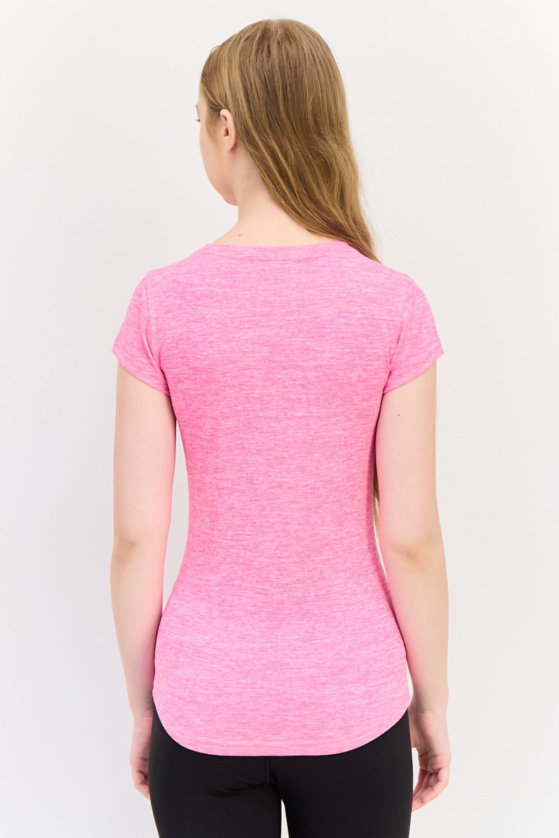 PUMA تي شيرت جري نسائي بقصة ضيقة بشعار العلامة التجارية، وردي داكن - Image 4