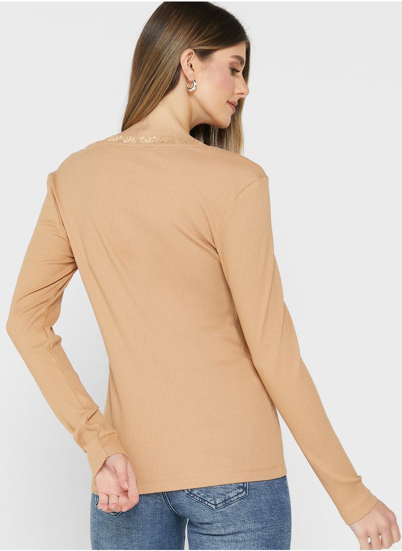 VERO MODA - Lace Neckline Top - Image 1