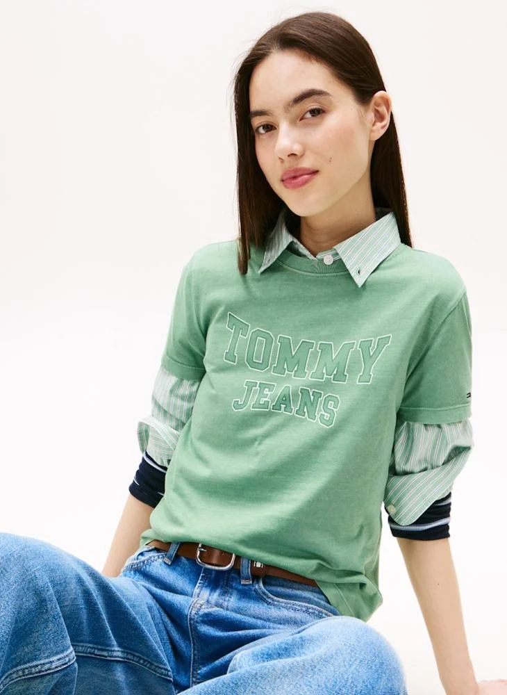 TOMMY JEANS Graphic Crew Neck T-Shirt