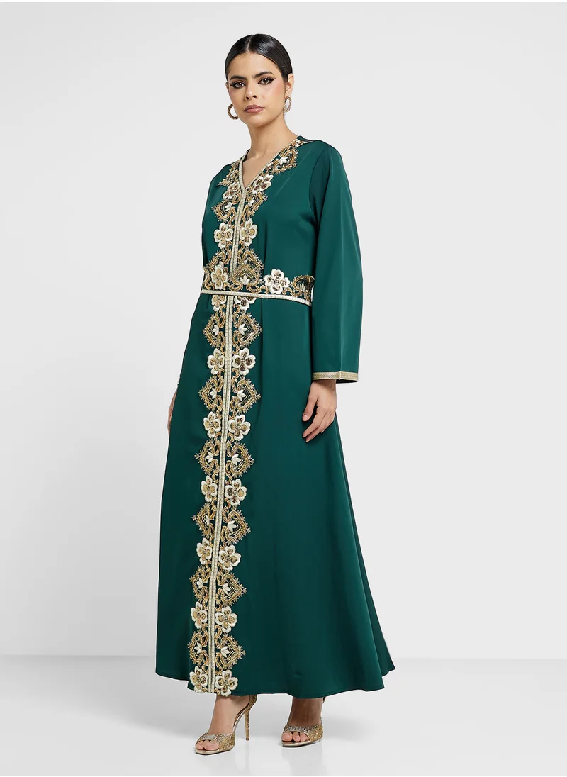 خزانة Embroidered Dress With Belt