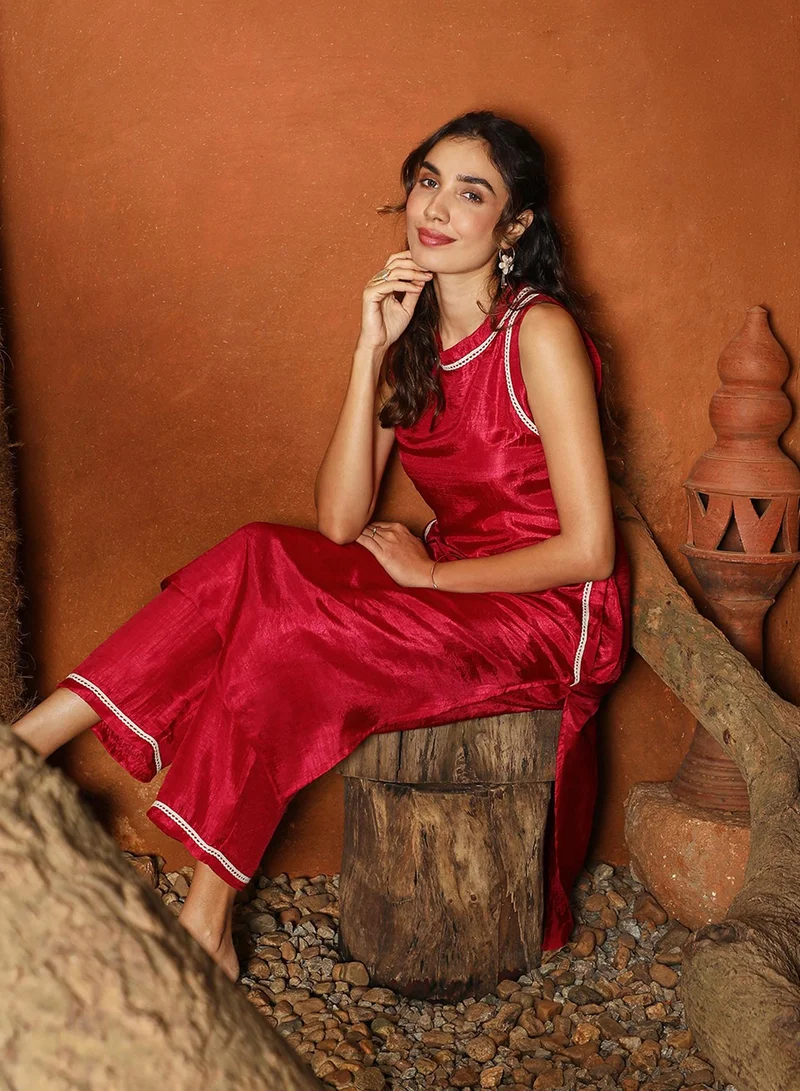  قصة Women's Venetian Red Silken Lacework Kurta Set