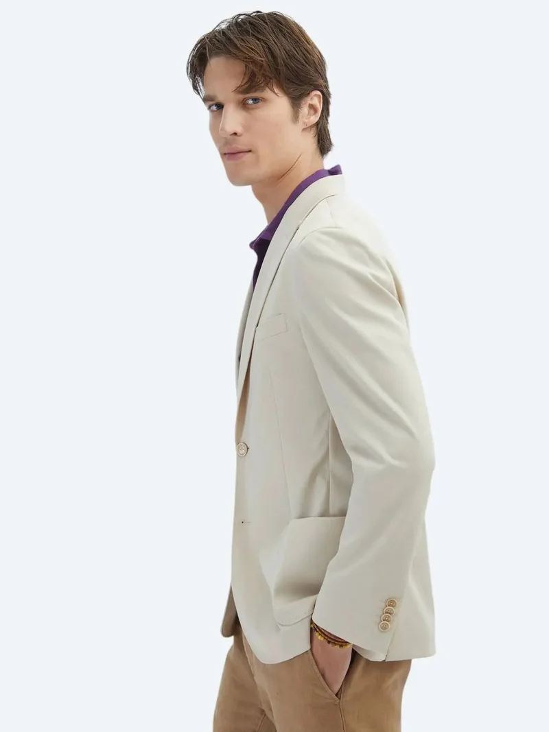 كيب جاكيت عصري بنقشة بيج