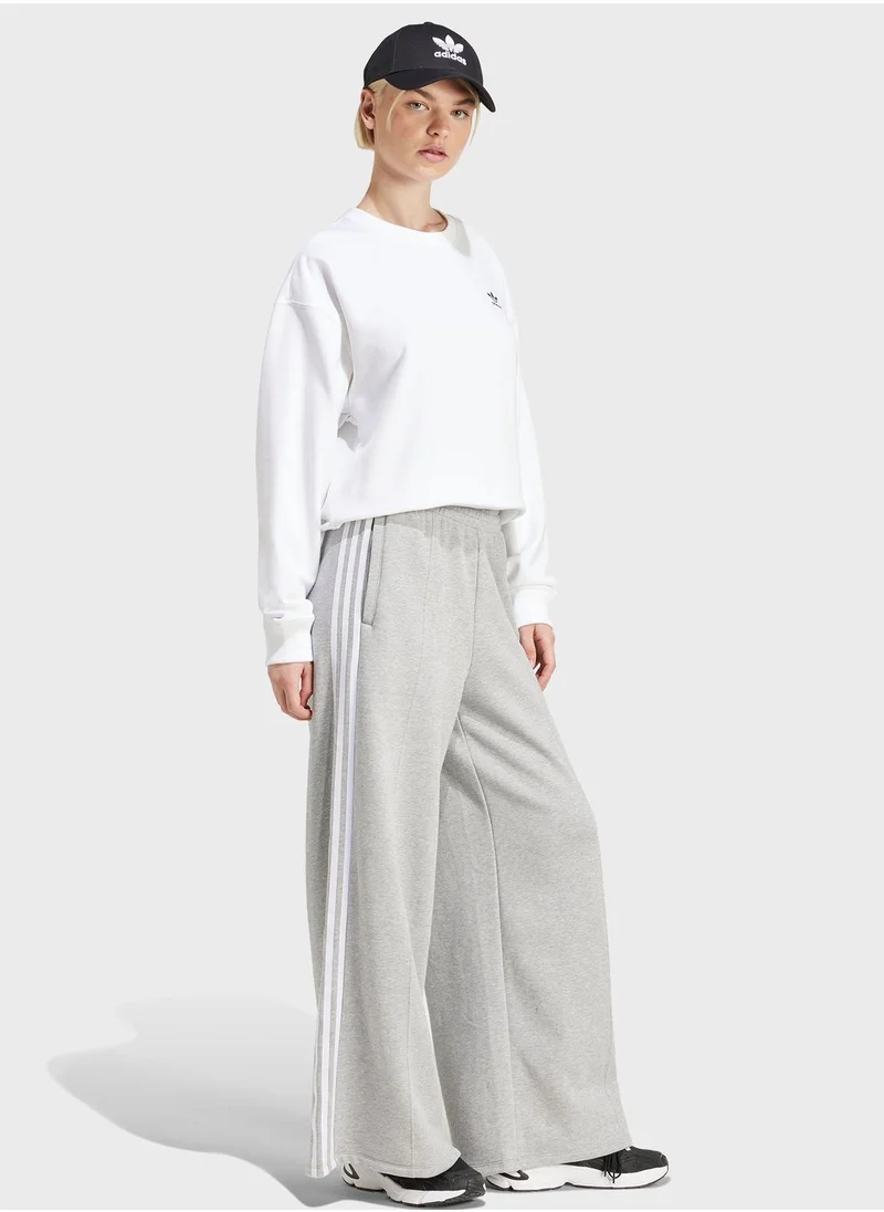 adidas Originals Trefoil Cropped Sweatshirt