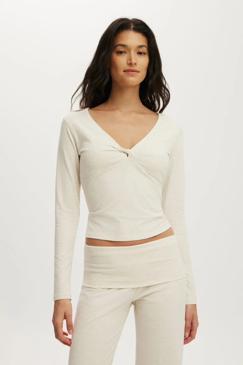 DREAMY SOFT TWIST DETAIL TOP