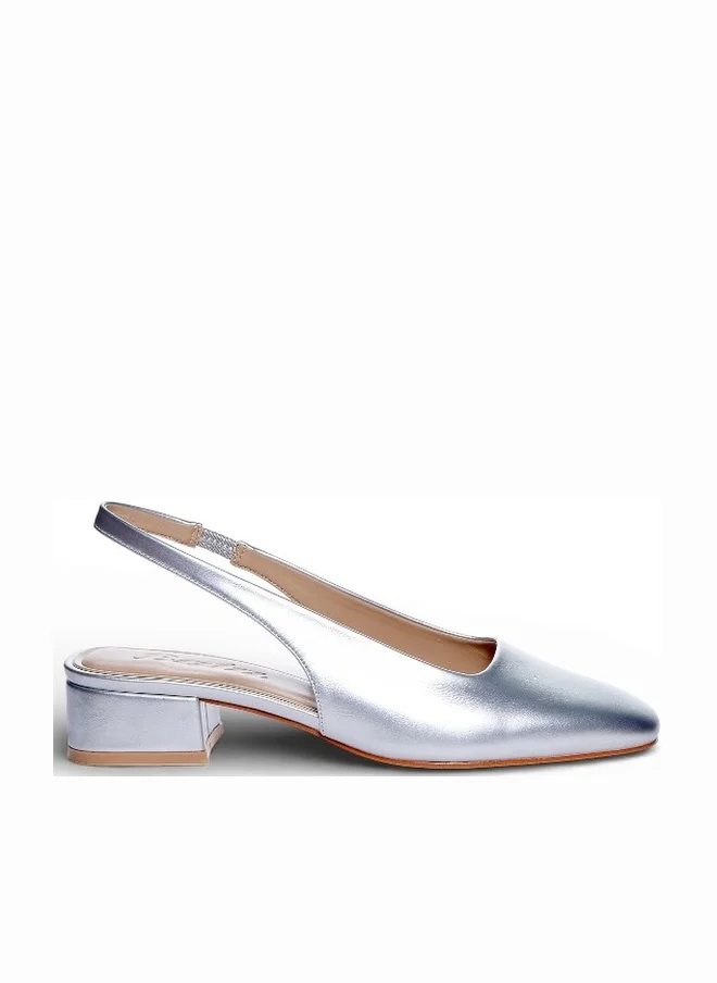 باتا حذاء بحزام خلفي بكعب منخفض