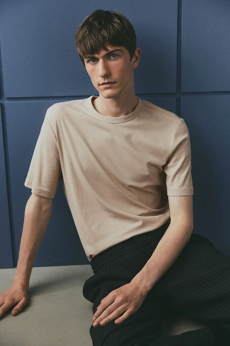 اتش اند ام تي-شيرت مرن بقصّة سلِم