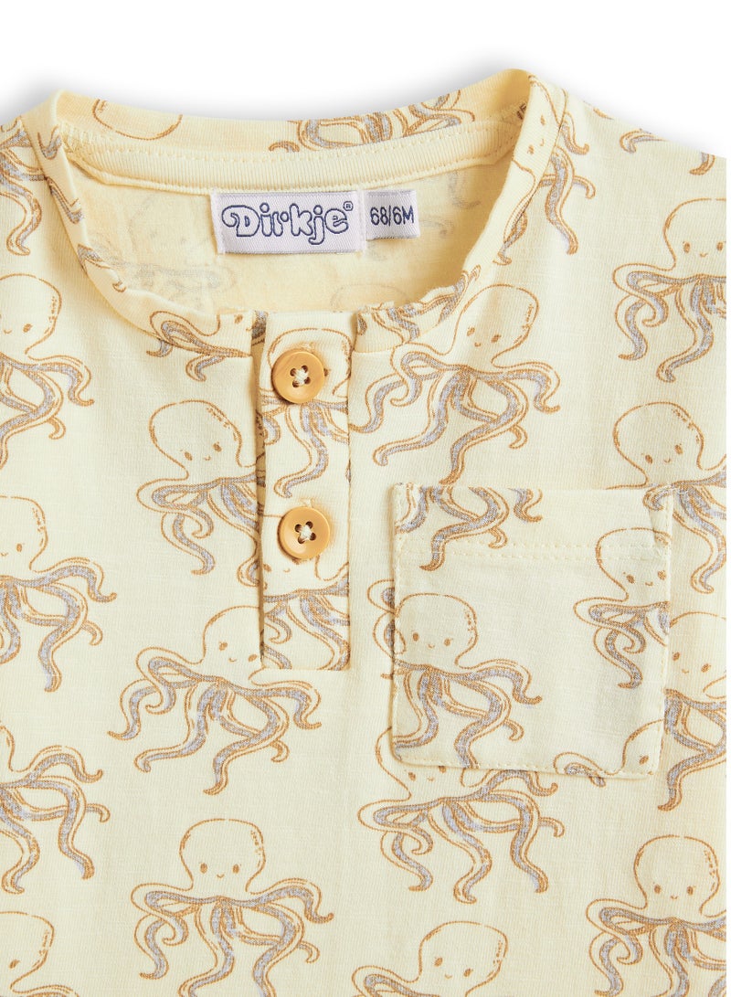 Dirkje Boys Set - Short sleeve Printed T-shirt & Cargo trousers with Elasticated waist - Image 3