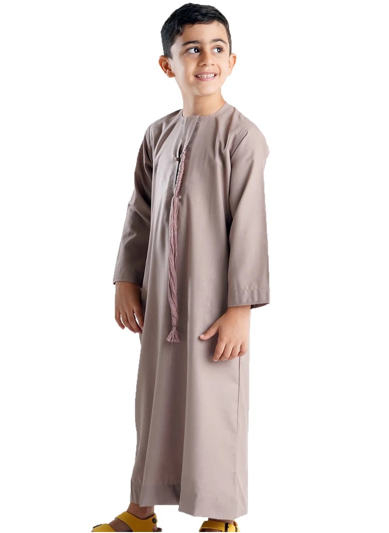 متقلبة - ثوب كندورة للأطفال: احتضن التقاليد مع هذا الزي الإسلامي العربي للأولاد - مثالي للصلاة الإسلامية والملابس الأنيقة. براعة متفوقة للراحة. - Image 1