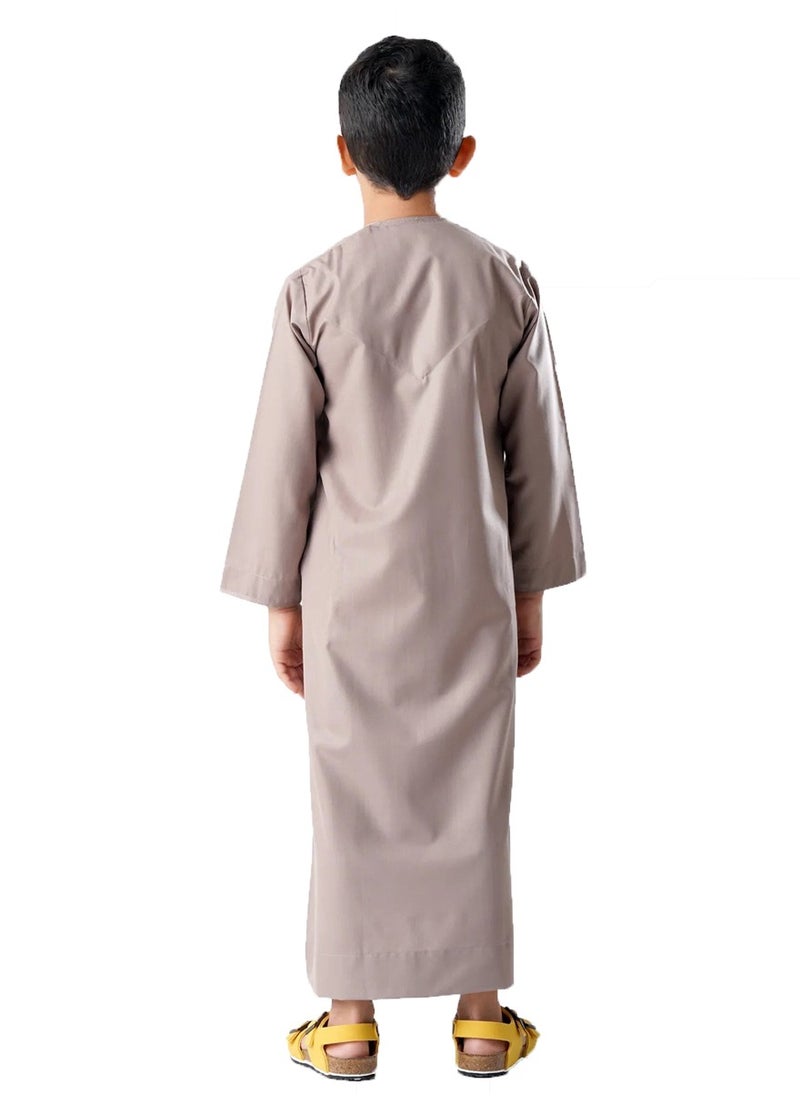 متقلبة - ثوب كندورة للأطفال: احتضن التقاليد مع هذا الزي الإسلامي العربي للأولاد - مثالي للصلاة الإسلامية والملابس الأنيقة. براعة متفوقة للراحة. - Image 1