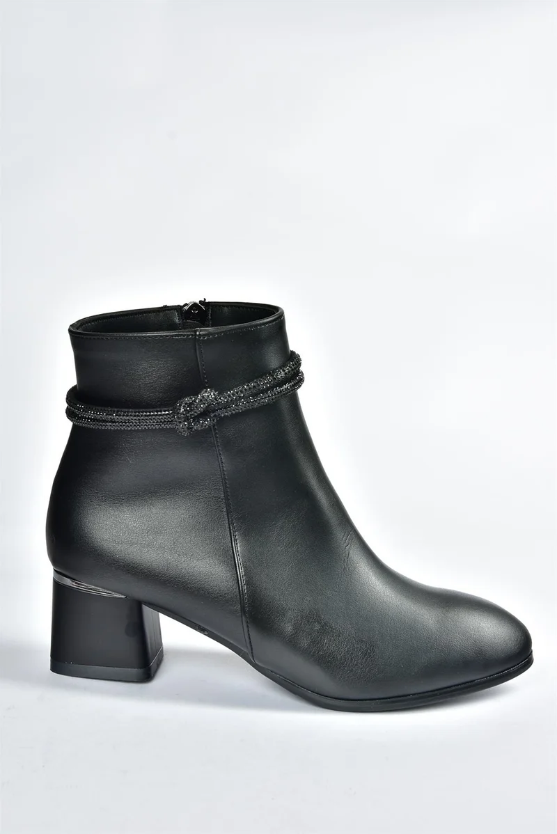 فوكس شوز Black Stone Detailed Thick Heeled Women's Boots N25103509
