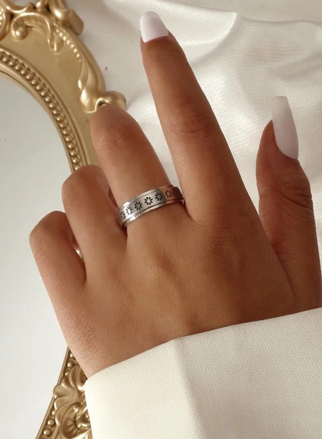 Take Two Silver Daisy Pattern Ring