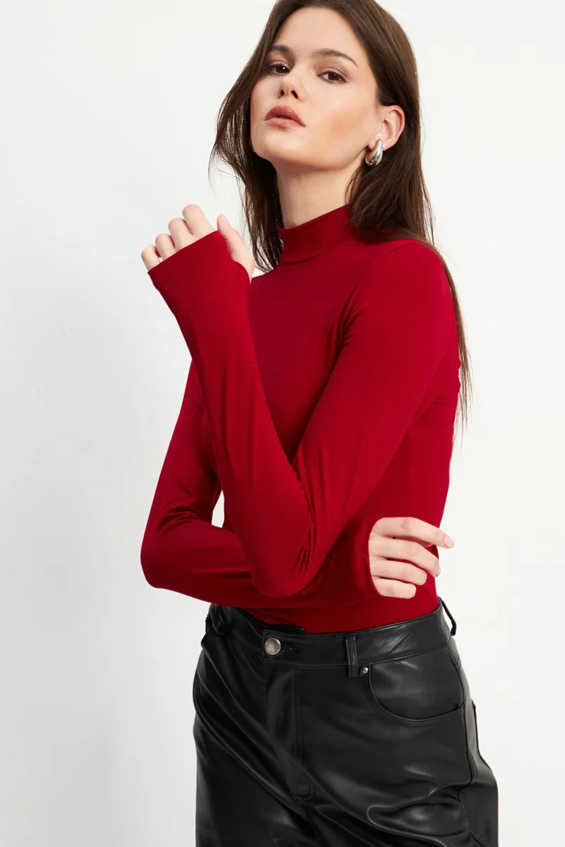 بيبانتولون BIPANTOLON Women's Slim Fit Half Turtleneck Bodysuit