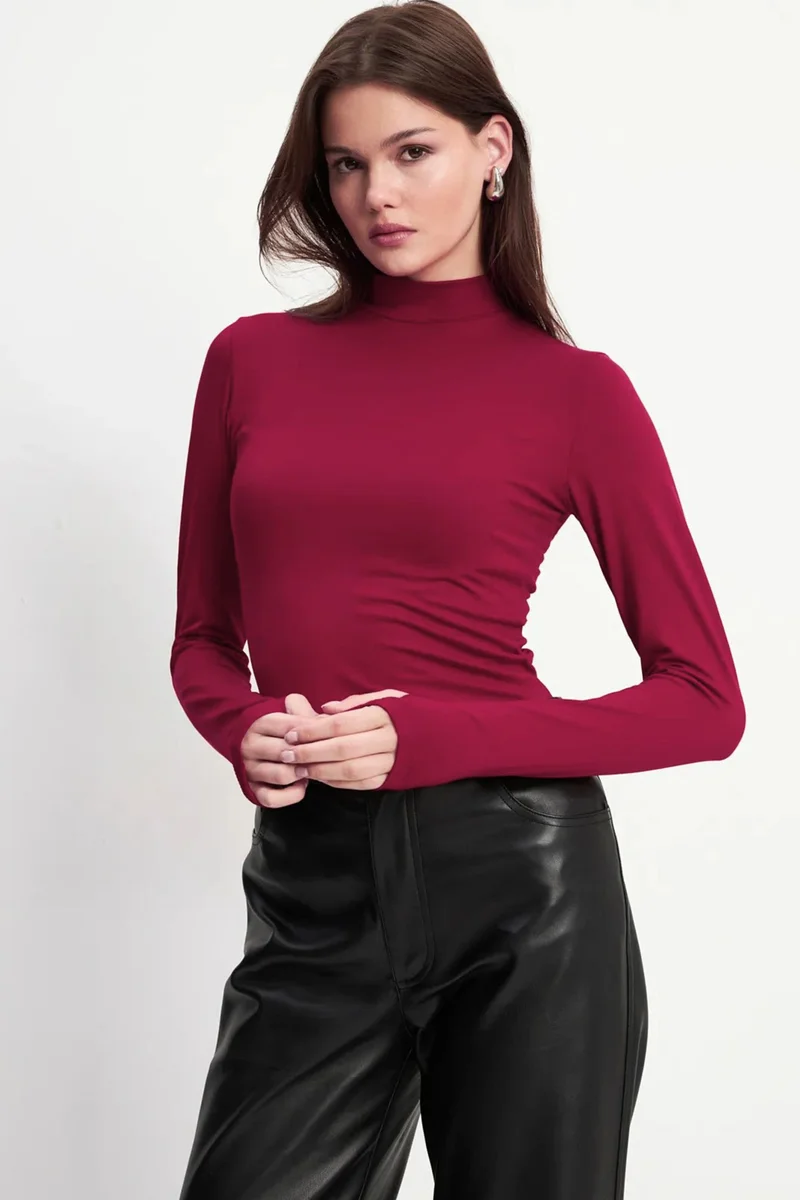 بيبانتولون BIPANTOLON Women's Slim Fit Half Turtleneck Bodysuit