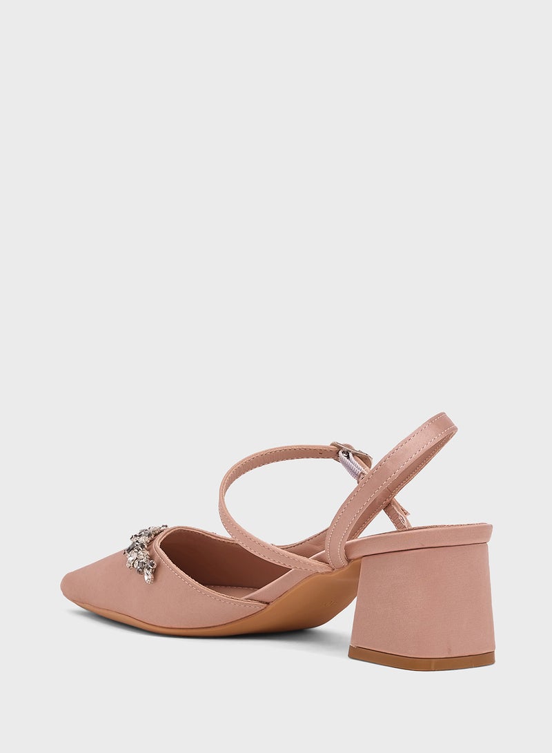 Khizana Mid Heel Embellished Pump - Image 3