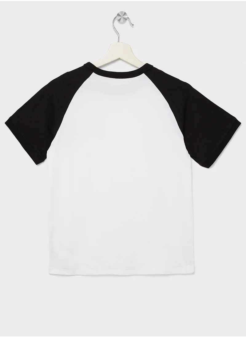 كالفن كلاين جينز Youth Essential Logo T-Shirt